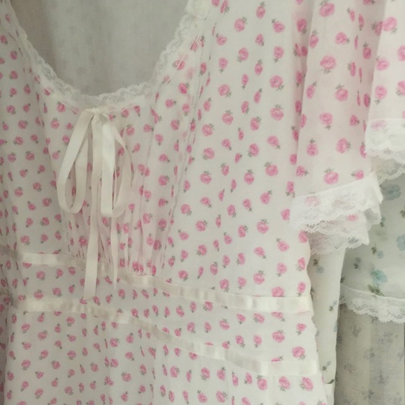 Never worn - Small Tayma Martins Abigail Dress - Pink Rosebuds - Retail $435 - Picture 5 of 11